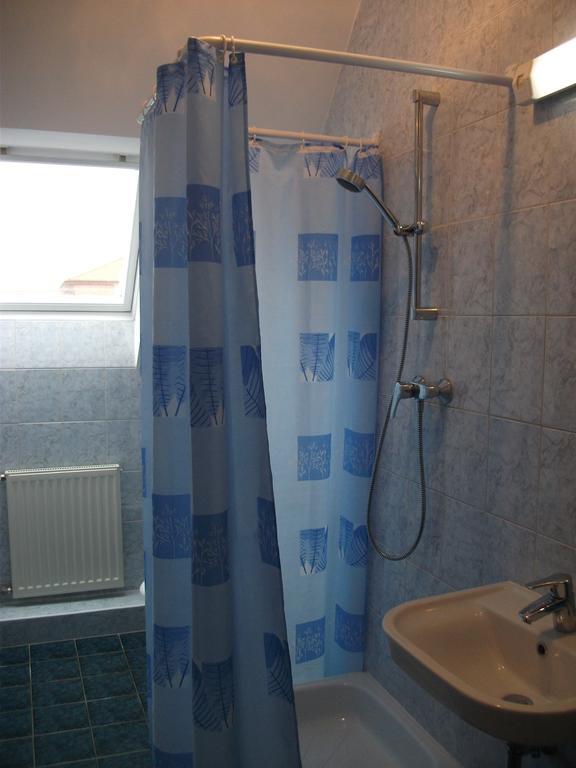 Jóbor Vendégház Győrújbarát Habitación foto