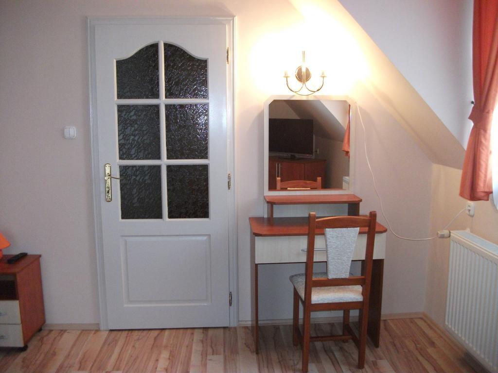 Jóbor Vendégház Győrújbarát Habitación foto